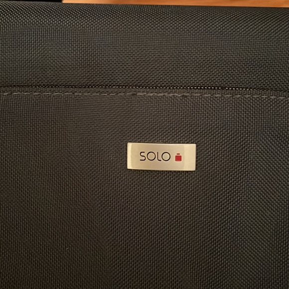 Solo navy padded laptop computer case NWOT - Picture 6 of 6